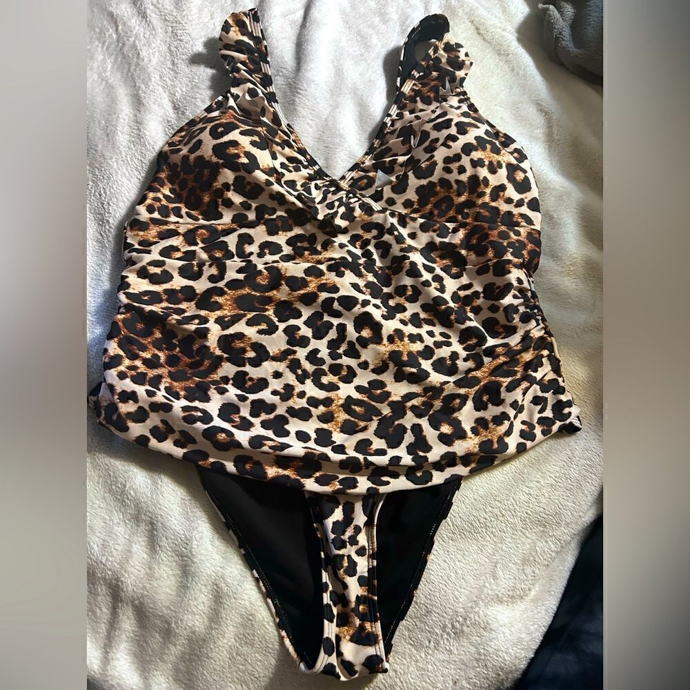 Plus size shein leopard print one piece swim suit size 2Xl